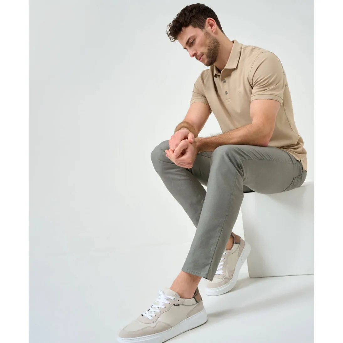Brax Five-Pocket Lightweight Slim Fit Chuck Flex Jeans Two-Toned Look 81-3308 Olive