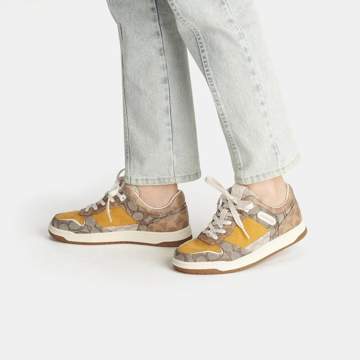 C201 Low Top Sneaker In Signature