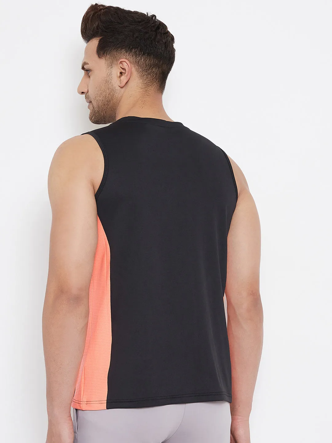 JUMP USA Men Black & Peach Solid Active Wear T-shirt