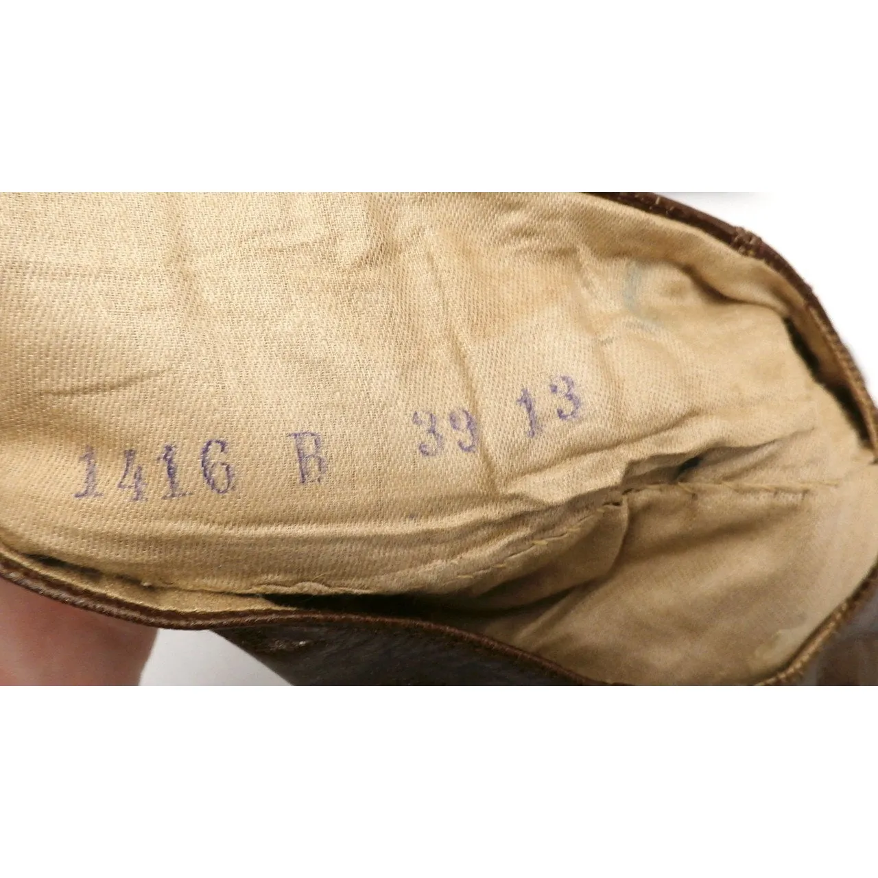 Vintage Womens Leather Travel Slippers & Case Size 8-9 1950s